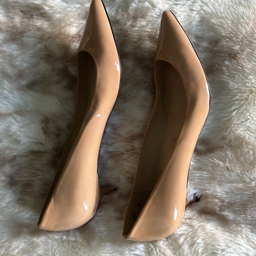 Great Used Condition Stuart Weitzman Patent Pumps - image 2